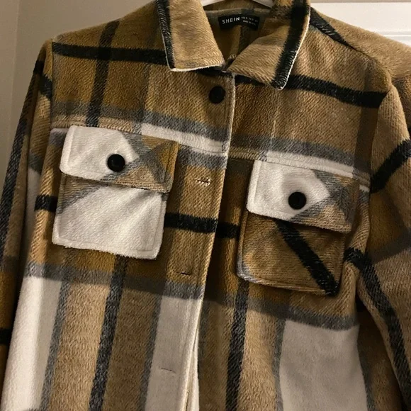 Shein shacket - Picture 1 of 2